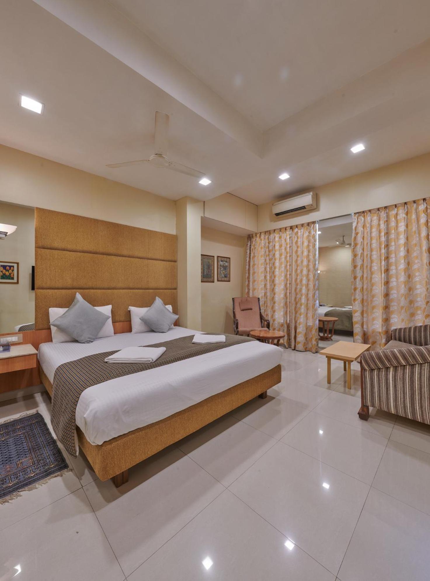 Bentley Hotel Marine Drive — Photos 2