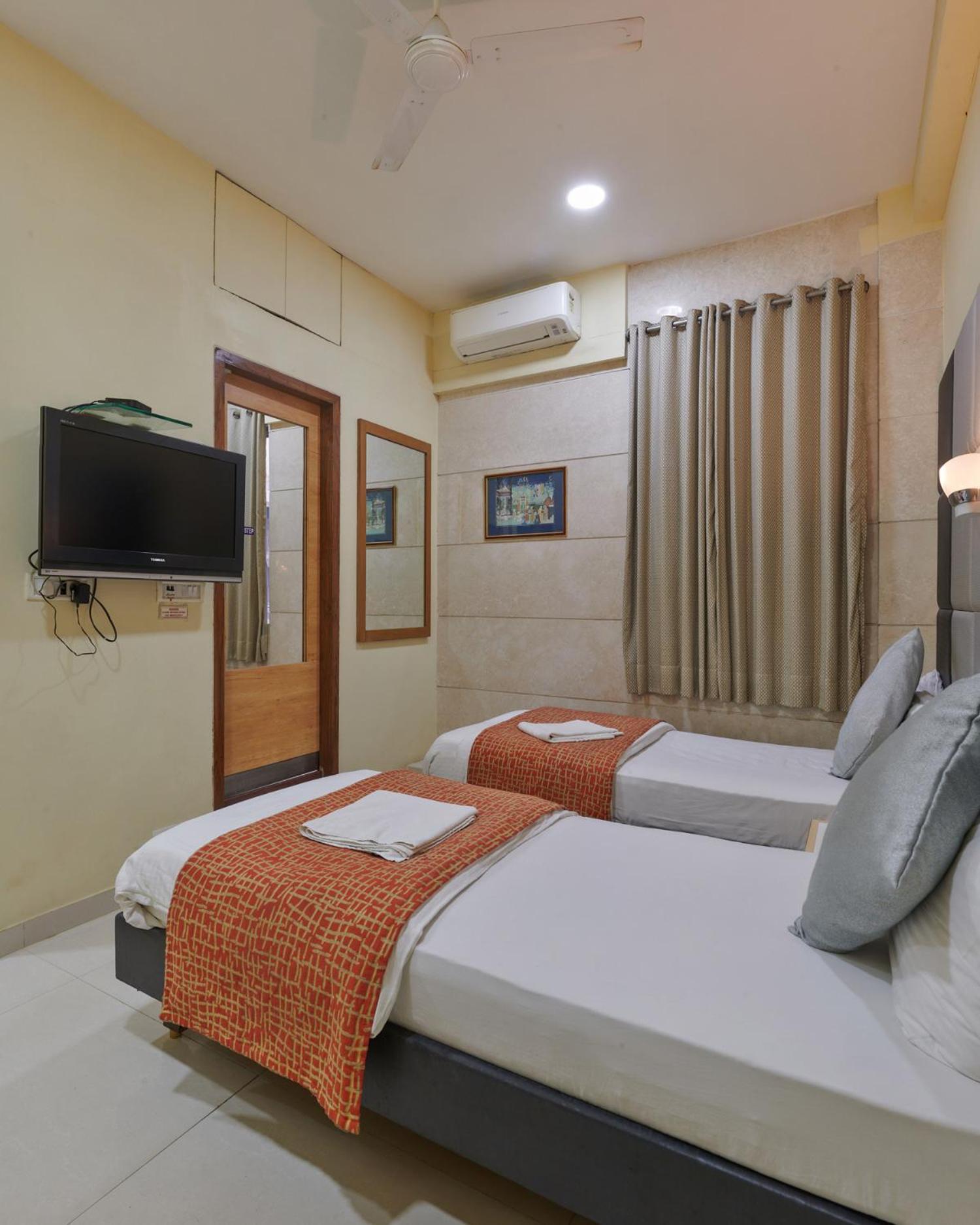 Bentley Hotel Marine Drive — Photos 3
